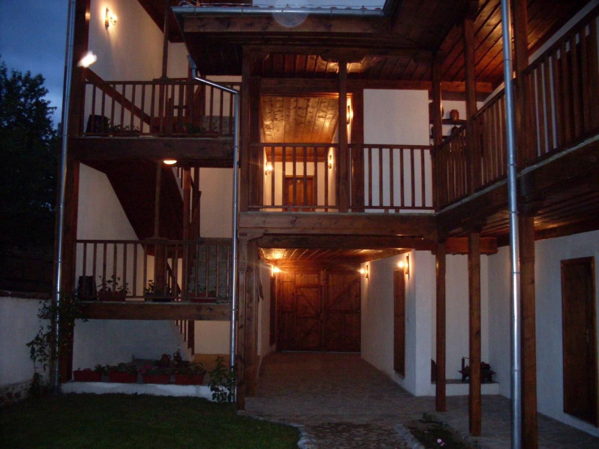 Tsutsovi House Kalofer Exterior foto