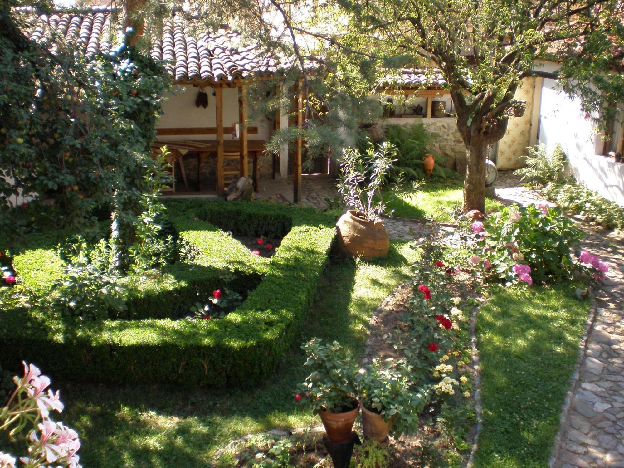 Tsutsovi House Kalofer Exterior foto